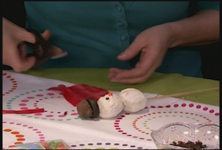 Thumbnail image for Incredible Edibles - Donut Hole Snowman